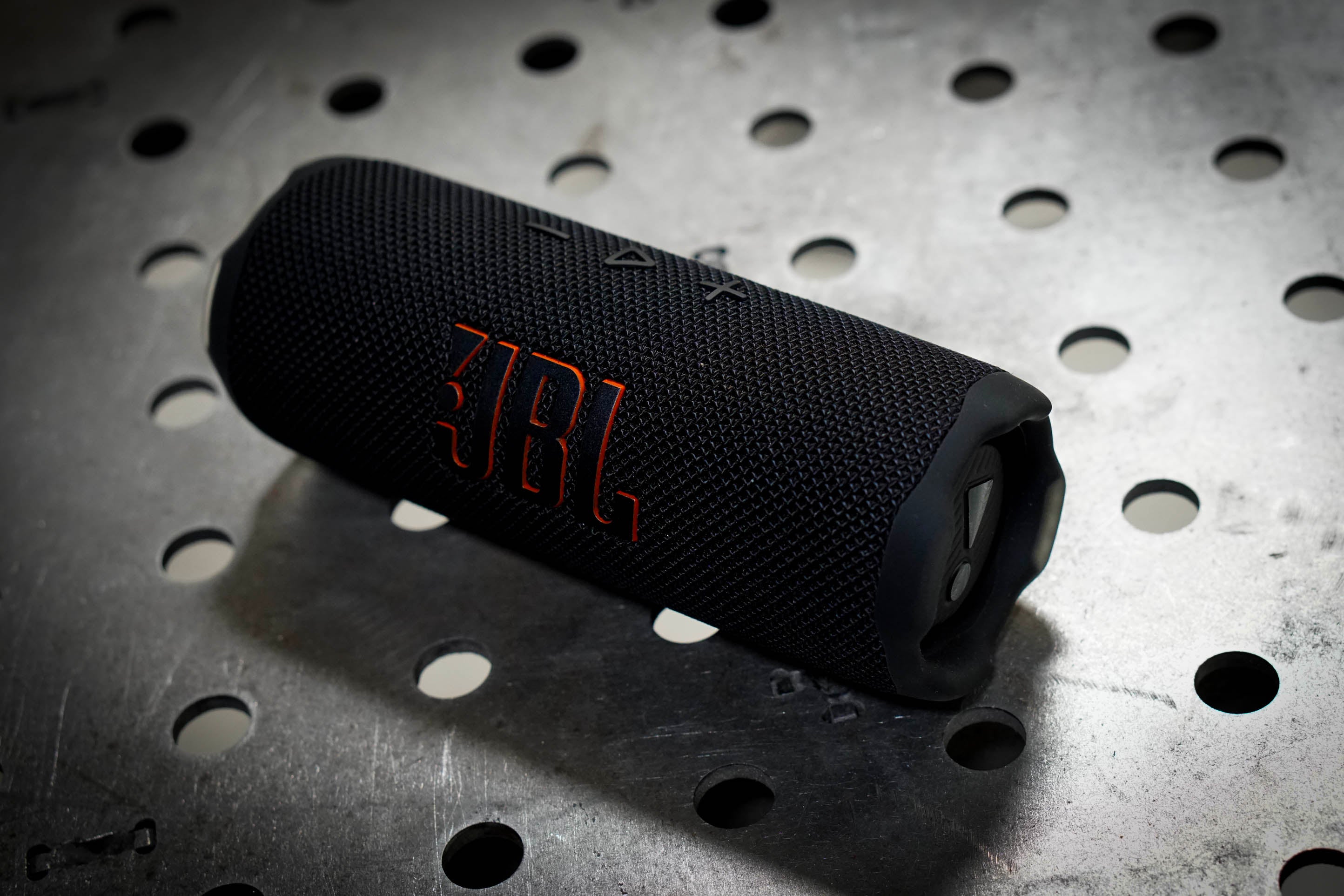 JBL Flip 7 | Black | Portable waterproof and drop-proof speaker