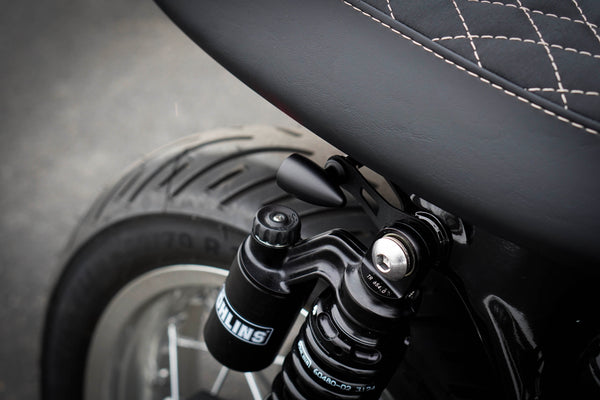 Fender Eliminator + Side Axle Mount License Plate Complete Kit – Triumph T100 / T120 / Street Cup / Street Twin /  Street Scrambler - Brogue Moto