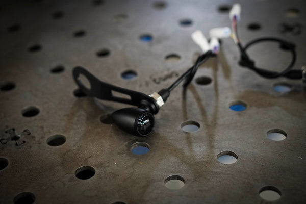 Fender Eliminator + Side Axle Mount License Plate Complete Kit – Triumph T100 / T120 / Street Cup / Street Twin /  Street Scrambler - Brogue Moto