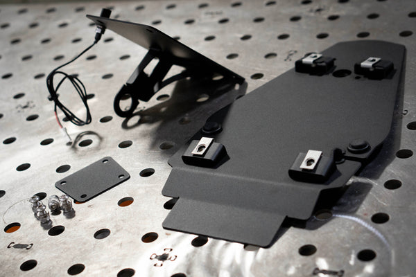 Fender Eliminator + Side Axle Mount License Plate Complete Kit – T100 / T120 / Street Cup / Street Twin /  Street Scrambler - Brogue Moto