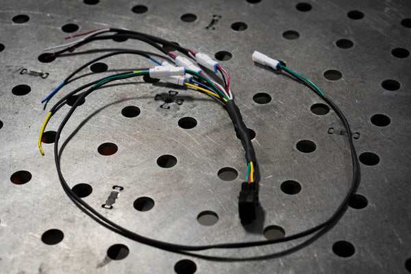 Fender Eliminator + Side Axle Mount License Plate Complete Kit – T100 / T120 / Street Cup / Street Twin /  Street Scrambler - Brogue Moto