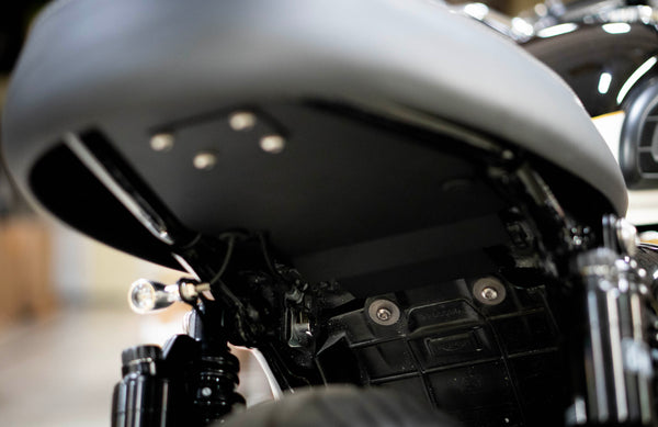 Fender Eliminator + Side Axle Mount License Plate Complete Kit – T100 / T120 / Street Cup / Street Twin /  Street Scrambler - Brogue Moto