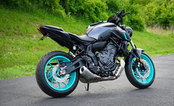 Yamaha MT-07 with Shallow Bucket 7" JW Speaker LED Headlight Kit