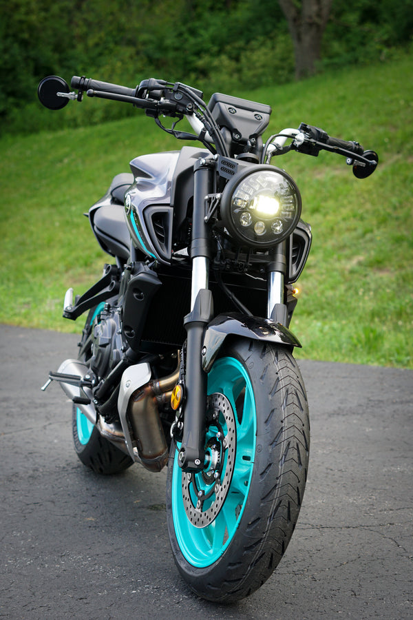 Yamaha MT-07 with Shallow Bucket 7" JW Speaker LED Headlight Kit