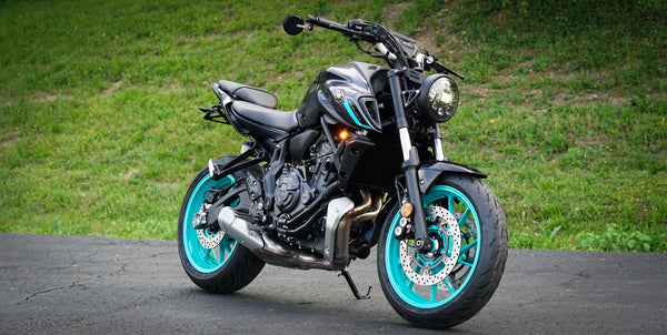 Yamaha MT-07 with Shallow Bucket 7" JW Speaker LED Headlight Kit