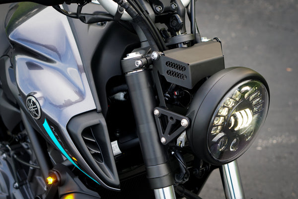 Yamaha MT-07 with Shallow Bucket 7" JW Speaker LED Headlight Kit