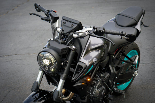 Yamaha MT-07 with Shallow Bucket 7" JW Speaker LED Headlight Kit