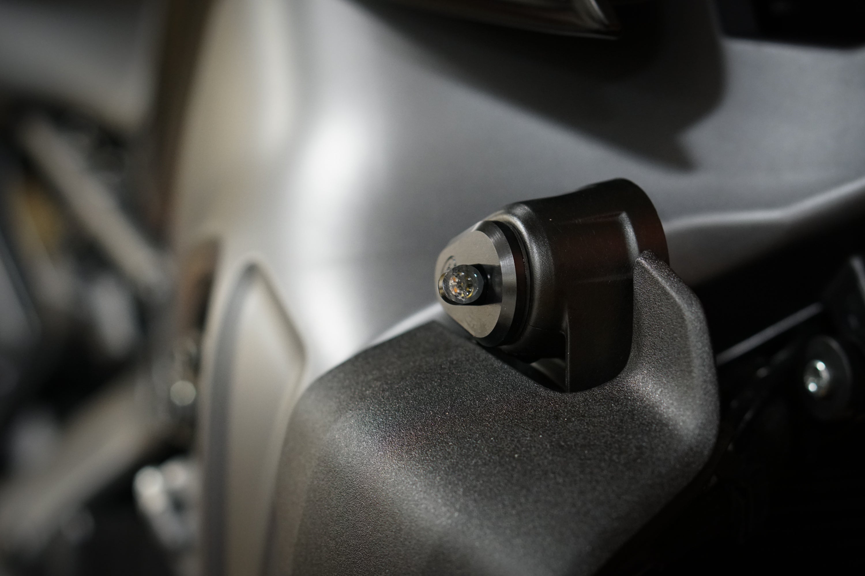 Yamaha XSR900 Front Machined Turn Signal Plate Adapter Kits 2022