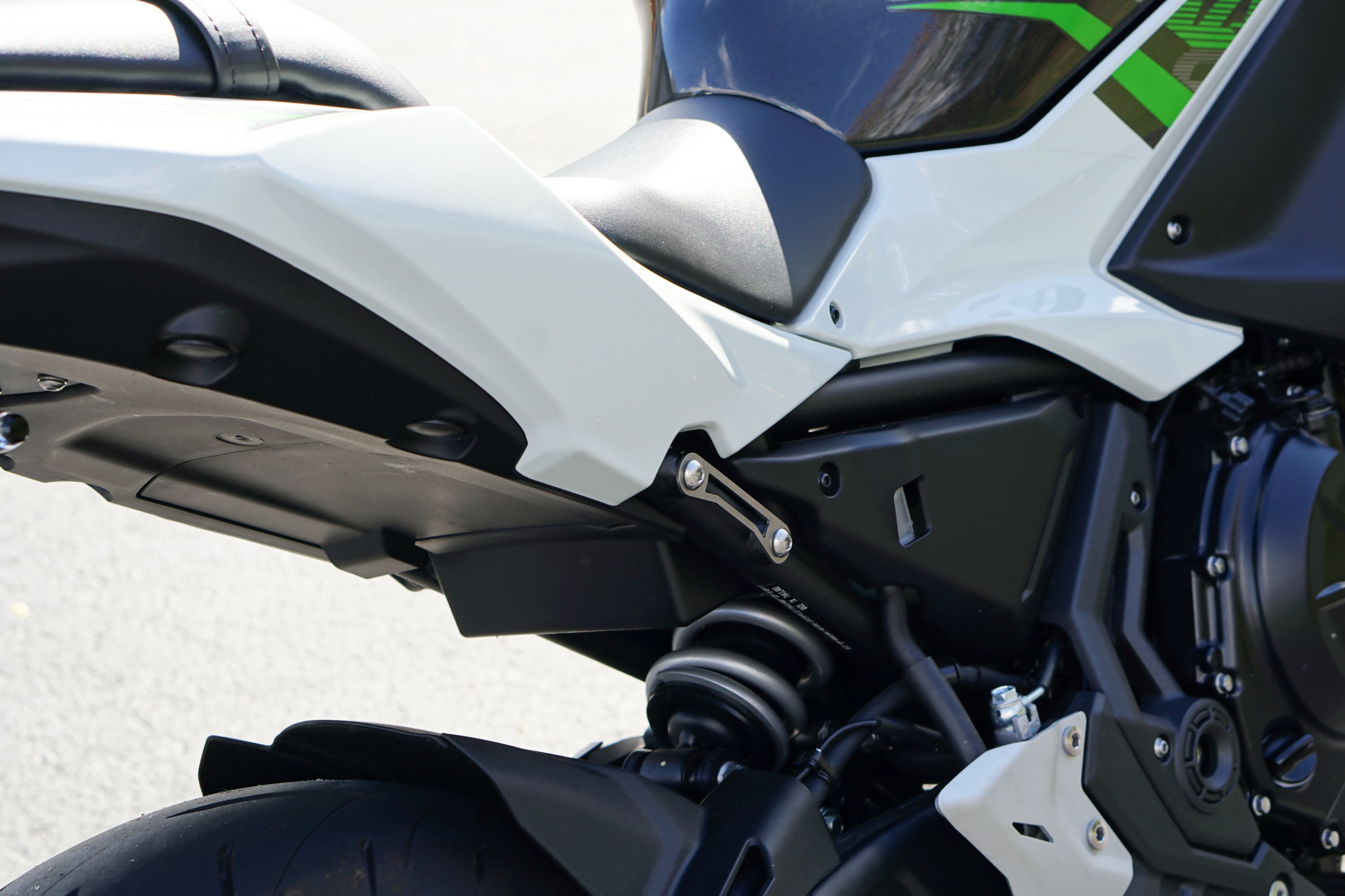 Kawasaki Ninja 650 / Z650 2017-2025 Footrest Blanking Plate Kit