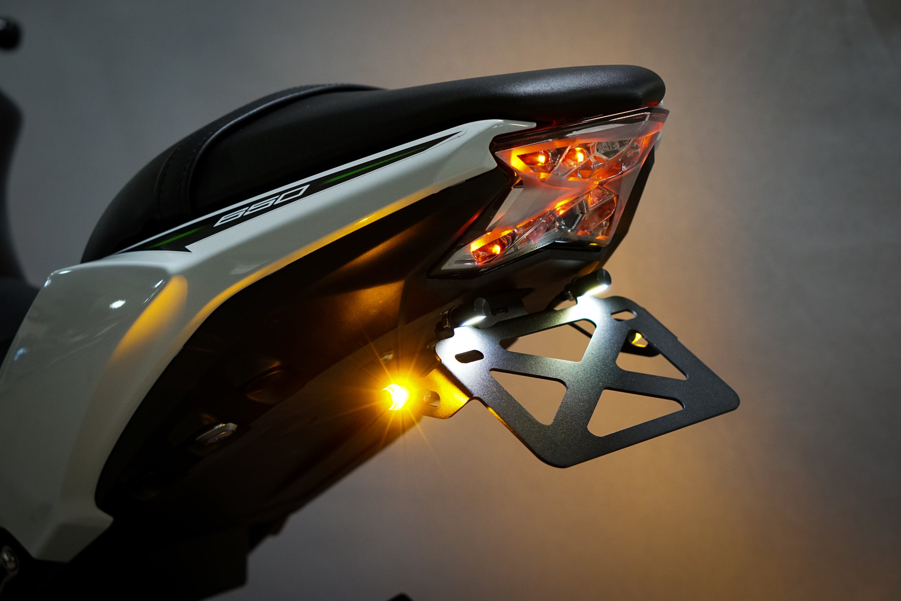 For Z650 NINJA650 17-23 License Plate Bracket Holder Fender Eliminator Tail Tidy For Z650 NINJA650 17-23 License Plate Bracket Holder Fender Eliminator Tail Tidy